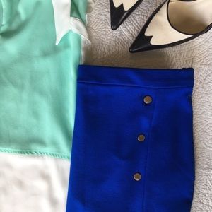 The Limited Skirt w/Gold Button